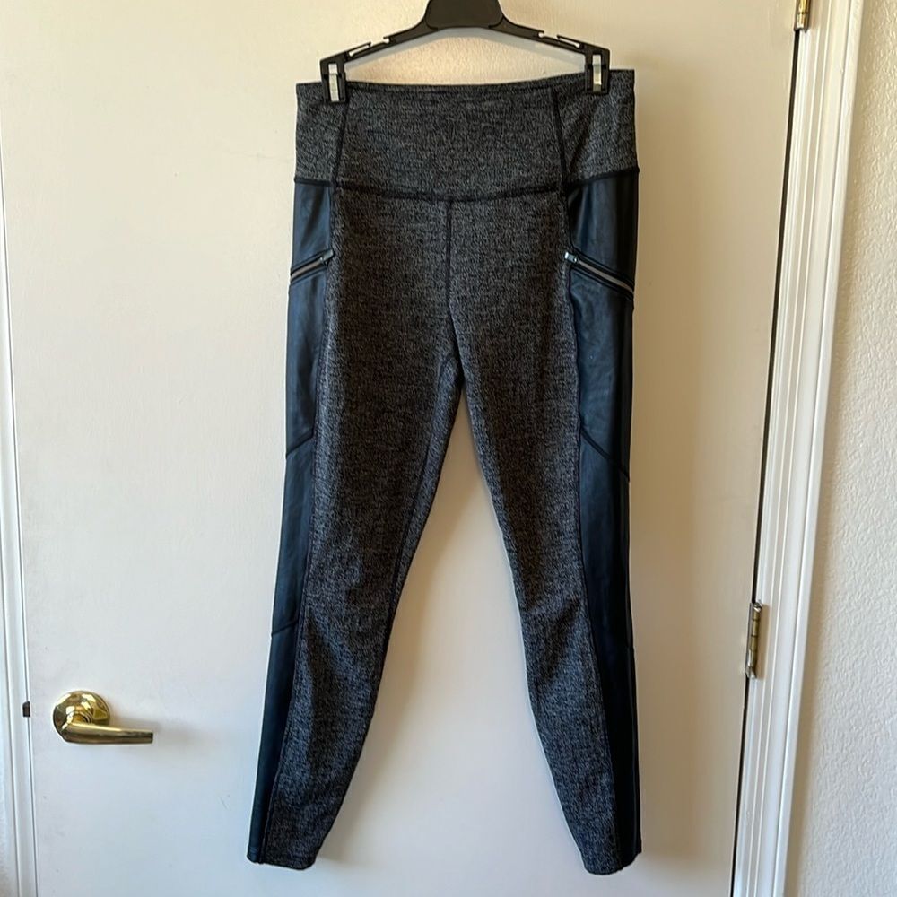 Athleta Herringbone Luxe Metro Drifter Leggings Size M GUC Gray/black